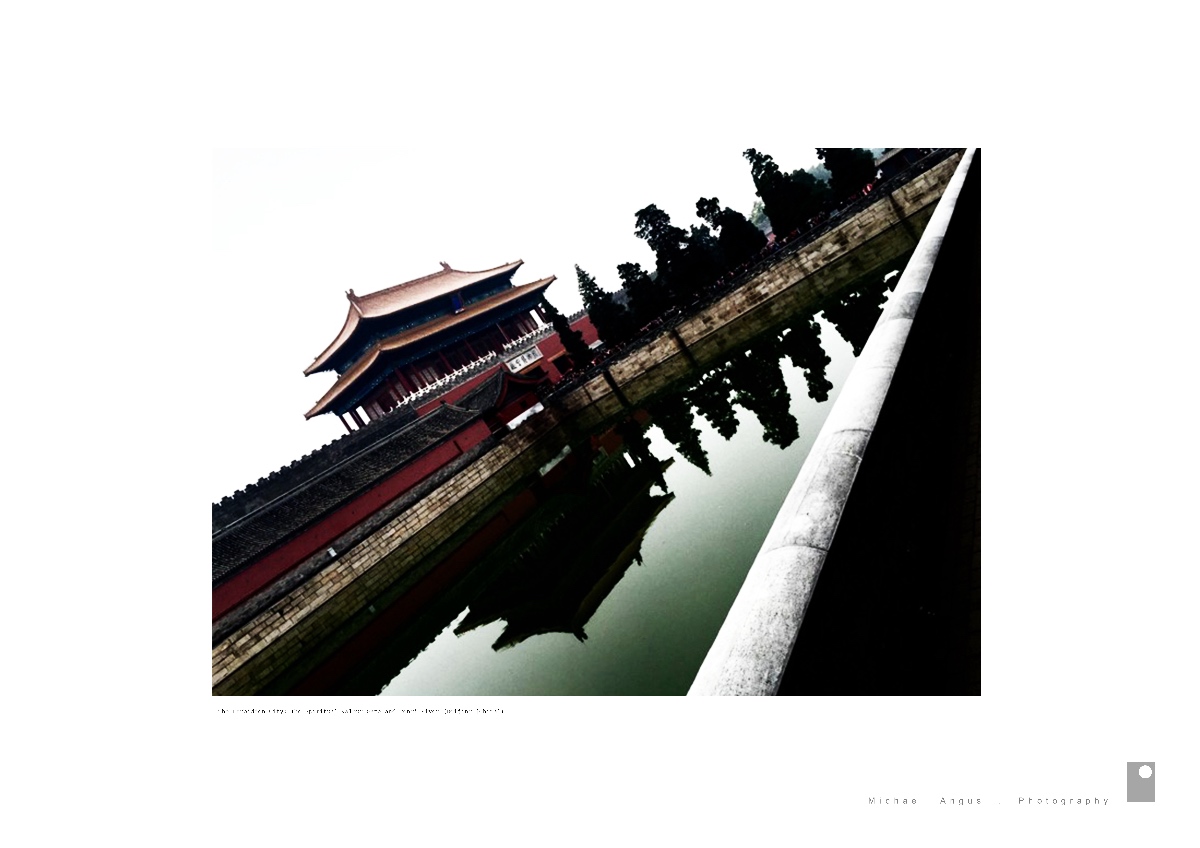 The Forbidden City: The Spiritual Valour Gate and Tongi River - Beijing (China)
